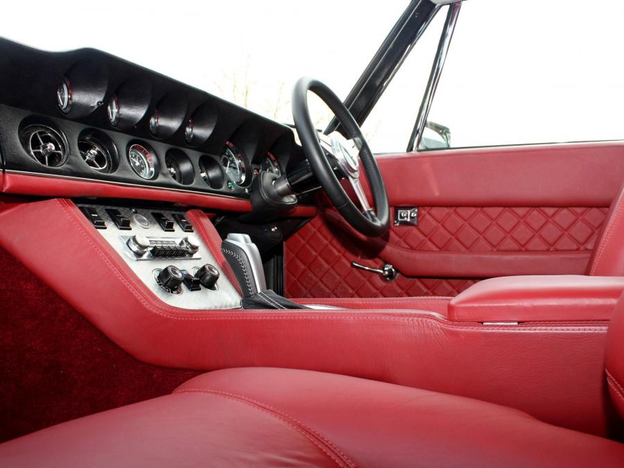 Интерьер Jensen Interceptor S 2007 года  (фото 2 из 24)